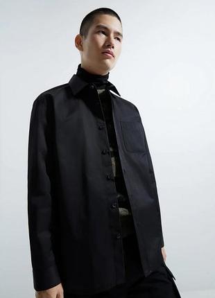 Подовжена чорна сорочка-куртка