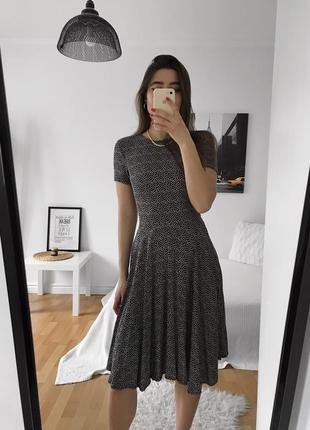 📎 чорна сукня в горошок молочного кольору h&m віскоза 🌻1 фото