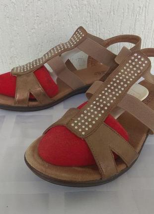 Босоніжки шкіряно текстильние pavers р. 38.5-39