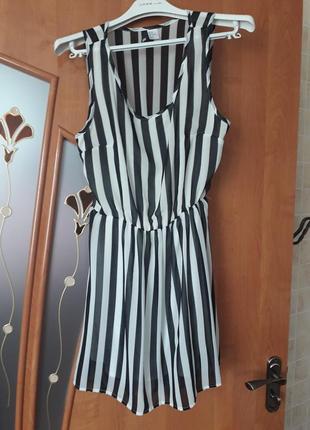 Сукня у смужку
