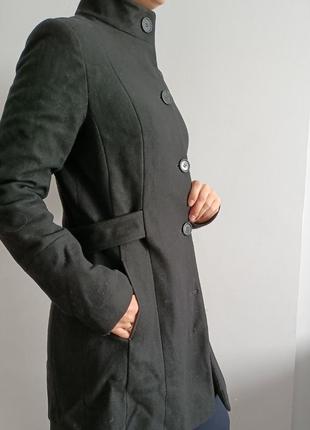 Чорне осіннє пальто розмір м3 фото