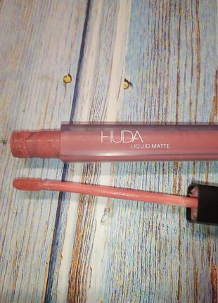 Рідка матова помада huda beauty рідка матова помада