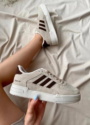 Adidas dass-ler beige новинка жіночі брендові кросівки адідас замшеві бежеві кремові крутые кроссовки бежевые кремовые замша с полосками10 фото