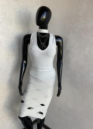 Missguided супер эффектное бандажное платье с утяжкой1 фото