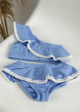 Купальник роздільний з декором на одне плече з рюшами