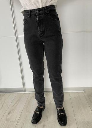 Джинси жіночі мом reserved 34 трендові джинси темно сірі джинси жіночі базові