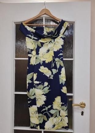 Плаття, сукна по фігурі