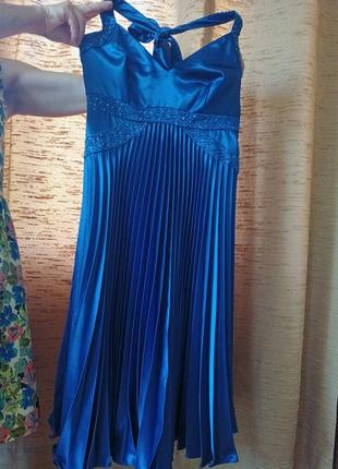 Вечірня сукня