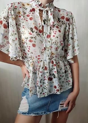 Неймовірна вінтажна шифонова блуза у принт квітів з зав'язками primark