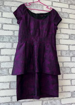 Сукня плаття з баскою