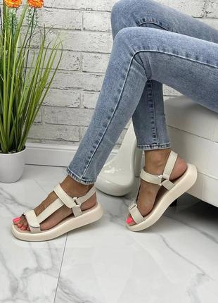 36-42 рр босоніжки нат. шкіра на платформі