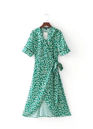 Асимметричное зелёное платье халат миди с принтом на запах3 фото