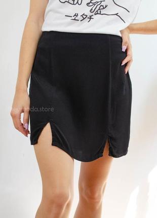 Forever 21 чорна коротка спідниця з розрізами, черная базовая мини юбка с разрезами