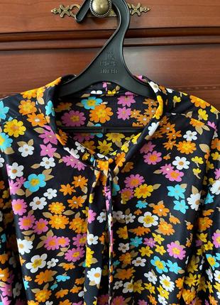 Чорна чорна яскрава різнобарвна сорочка блуза в квітковий принт ромашки з зав'язками one size6 фото