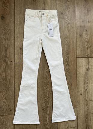 Дуже стильні білі джинсі natasha bootcut jeans нові з бірками9 фото