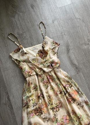 Невероятно красивое кремовое платье сарафан в цветочный принт от miss selfridge4 фото