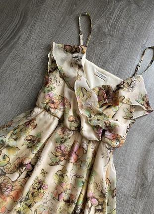Невероятно красивое кремовое платье сарафан в цветочный принт от miss selfridge5 фото