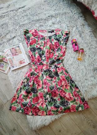 Платье в цветочный принт boohoo