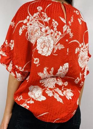 Яркая летняя блуза в цветочный принт4 фото