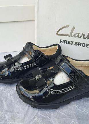 Clarks туфельки для принцеси