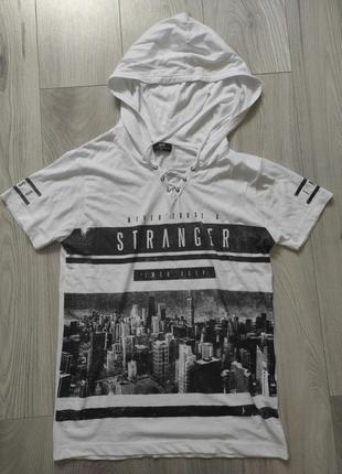 Футболка з капішоном