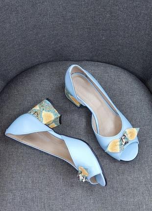 Эксклюзивные туфли из натуральной итальянской кожи с бантиком голубые9 фото
