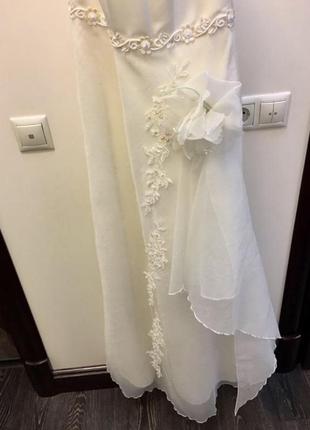 Сукня весільна, на випуск4 фото