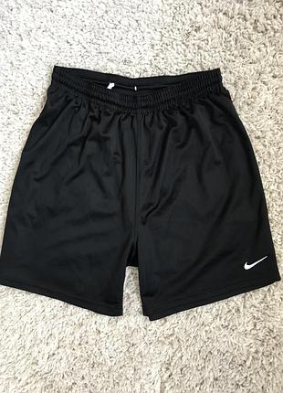Спортивні шорти nike