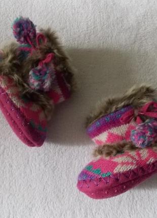 Класні пінетки у вигляді чобітків фірми moonsoon на 9-18 міс.
