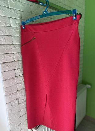 Ярко розовая юбка-миди