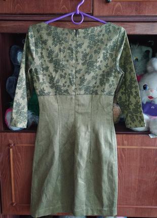 Плаття зеленого кольору жіноче7 фото