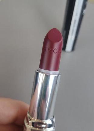 Матовая губная помада от эйвон avon wild cherry matte3 фото