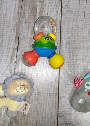 Набір фірмових брязкалець для малечі