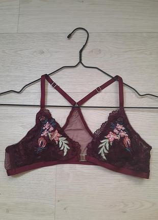 Фірмовий бюстгальтер
