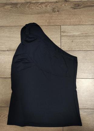 Блуза чорна на одне плече 38 р безрукавка топ2 фото