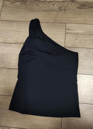 Блуза чорна на одне плече 38 р безрукавка топ