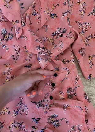 Платье назапах topshop в цветочек короткое летнее розовое5 фото