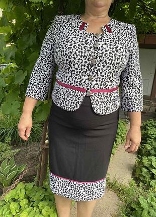 Жіночий костюм з тигровим прінтом
