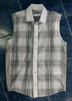 Безрукавка в клетку