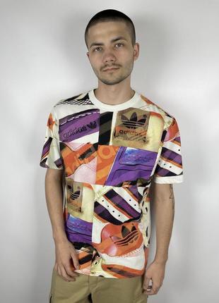 Вінтажна футболка adidas оверпринт