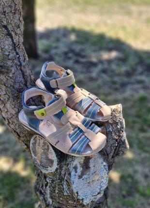 Дитячі сандалії andre франція оригінал. натуральна шкіра. унісекс