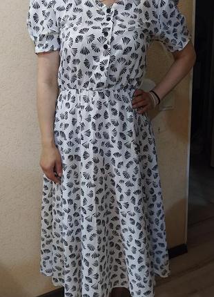 Легкое платье,миди 38р.8-10р