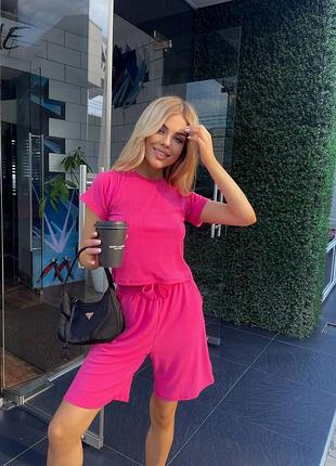 Костюм футболка та шорти