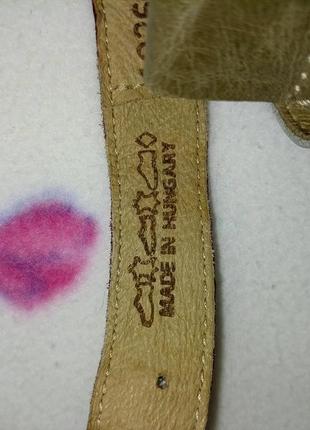 Шикарні шльопанці на підборах8 фото