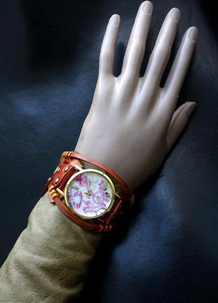Шкіряний браслет з годинником