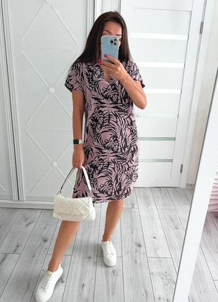 Платье свободного кроя, с поясом. сукня з принтом