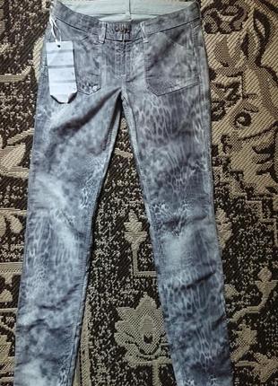 Брендові фірмові італійські стрейчеві жіночі літні двохсторонні джинси брюки gas,оригінал,нові з бірками,розмір w28 l32.