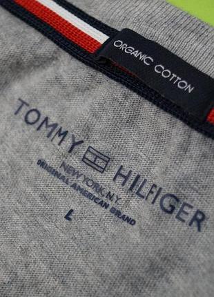 Сіра футболка з принтом tommy hilfiger tee4 фото