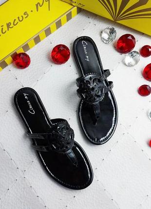 Circus ny by sam edelman оригінал чорні лакові сандалі в'єтнамки