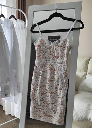 Нова міні сукня з мережива облягаючого крою